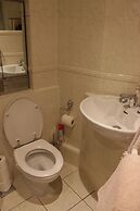 Tower Hill Studio Appartment