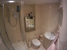 Tower Hill Studio Appartment
