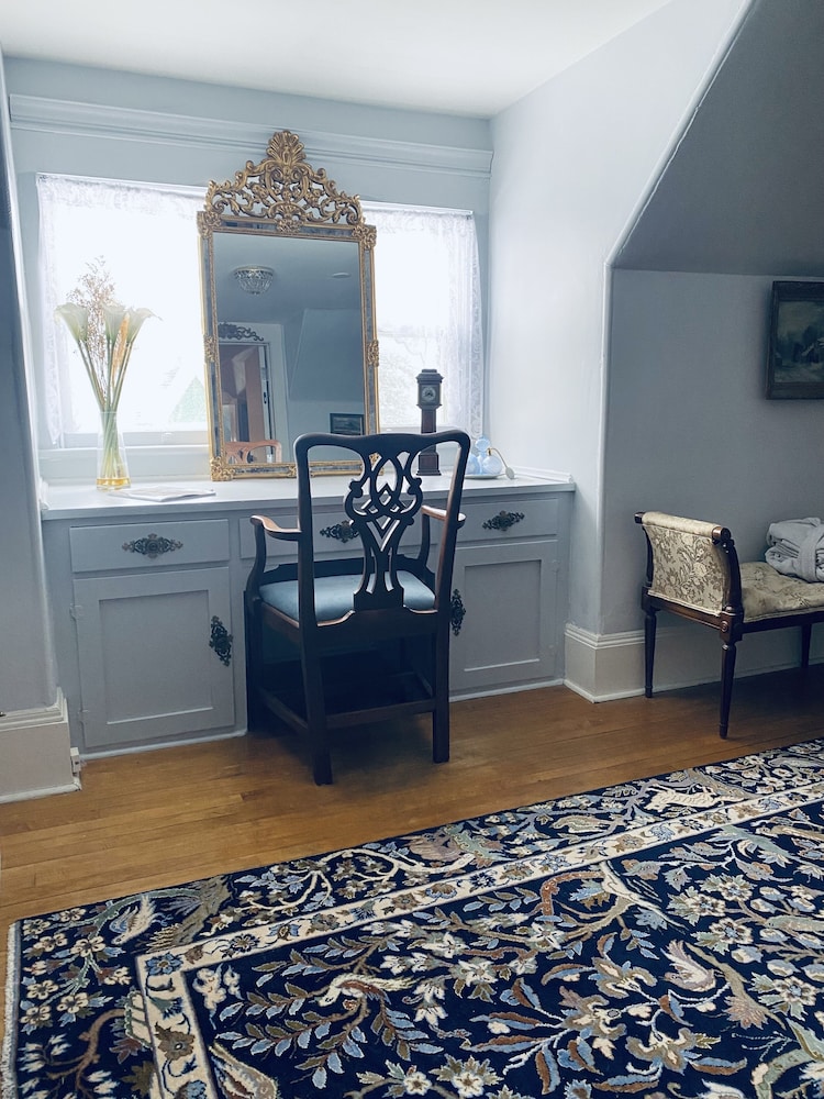 1000 Islands B&B – The Bulloch House