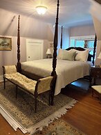 1000 Islands B&B – The Bulloch House