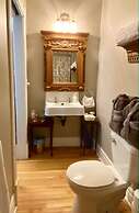 1000 Islands B&B – The Bulloch House