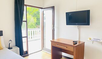 Airport Royal Guest House