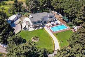 Bella Foresta Villa