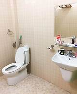 Hang Thuong Hostel