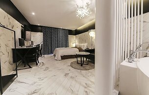 California Hotel