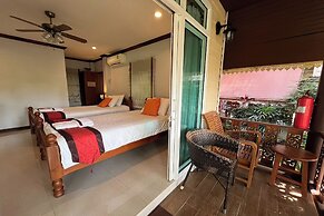 Baan Nam Pen Resort