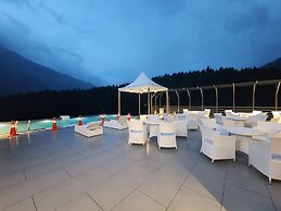The Orchard Greens Resort - A Centrally Heated Property