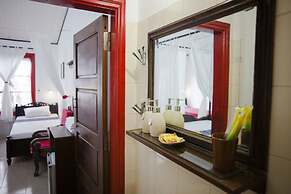 NQ Vintage House