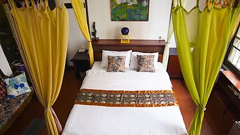 NQ Vintage House