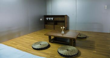 NQ Vintage House