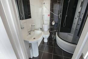 Nicola Hotel