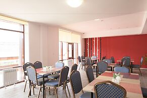 Nicola Hotel