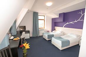 Nicola Hotel