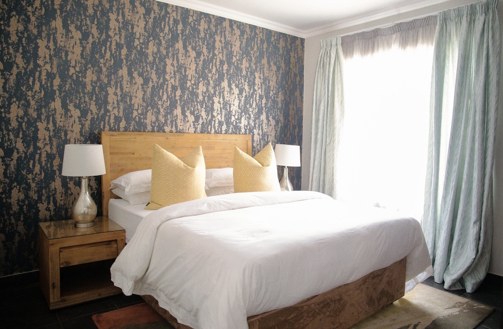 3 Lux Suites