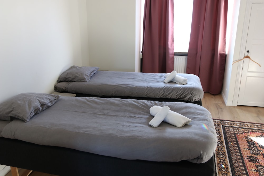 Alyhr Apartments