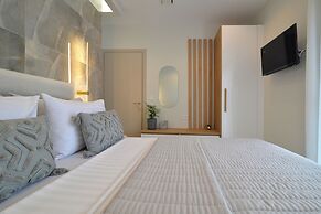 Irida Apartments