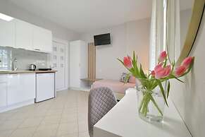 Irida Apartments