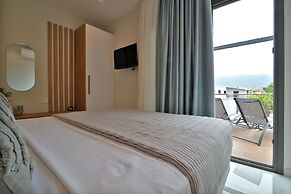 Irida Apartments