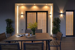 Irida Apartments