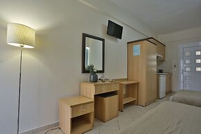 Irida Apartments