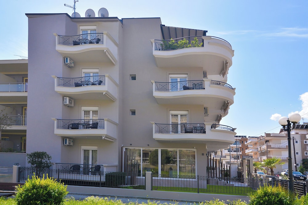 Irida Apartments