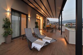 Irida Apartments
