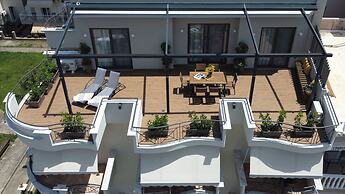Irida Apartments