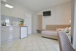 Irida Apartments