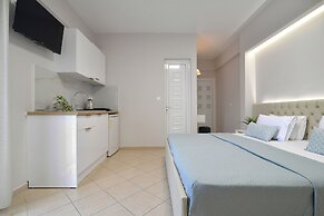 Irida Apartments