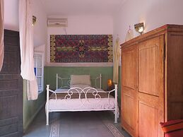 Riad Maizie