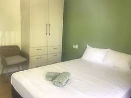 Alec's Hotel