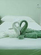 Alec's Hotel