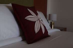 Alec's Hotel