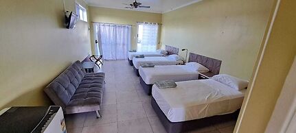 Alec's Hotel