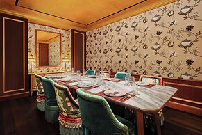 Maxwell Reserve Singapore, Autograph Collection