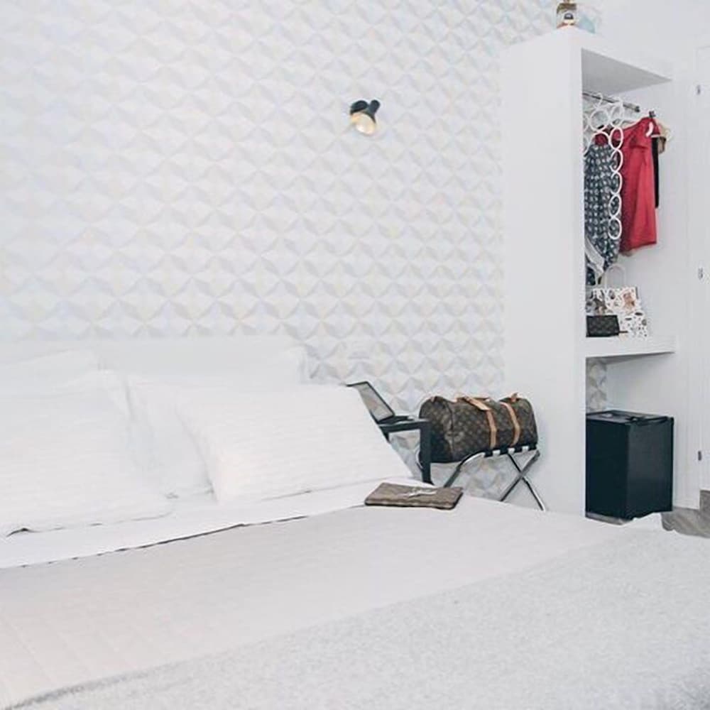 Spagna Rooms