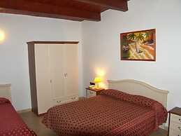 Genius Hotel