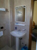 Genius Hotel