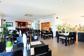 Paragon Villa Hotel