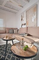Perla Suites - Delmar Collection
