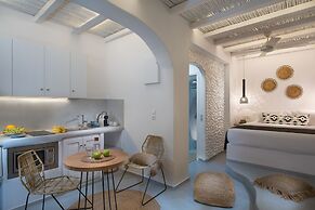 Perla Suites - Delmar Collection