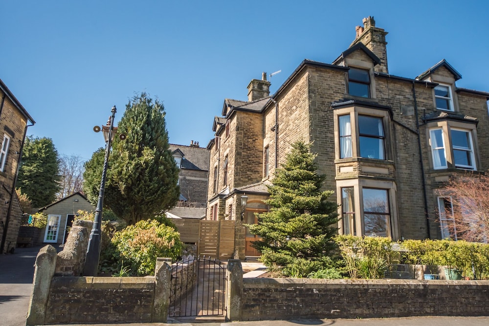 Compton Guest House