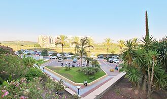 Luxurious Sea View 3BR Pool Spa and Gym