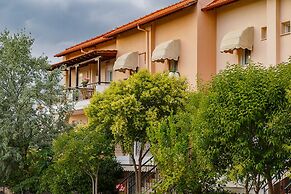 Phyllis Maisonettes
