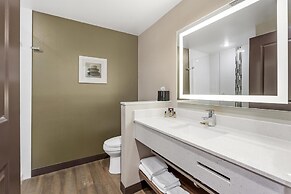 Best Western Plus Hinton Inn & Suites