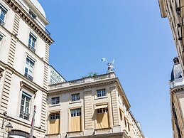 Luxury 2 Bedroom Duplex - Beautiful Monument View
