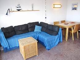 Apartment With sea Views in Llan?? - 1052