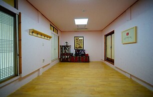 Hanok Hotel Dong Nak Won