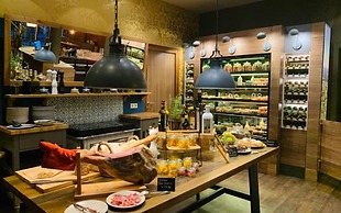 Bacchus Hotel