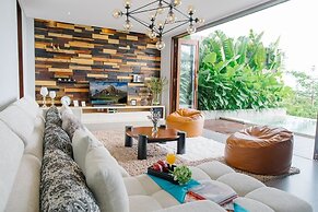 The Darling Ocean View Villa Bali